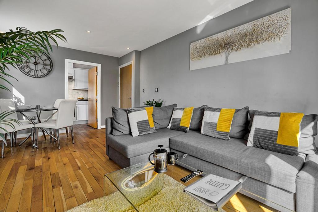 Sandy Lane Apartment 斯凯尔默斯代尔 外观 照片